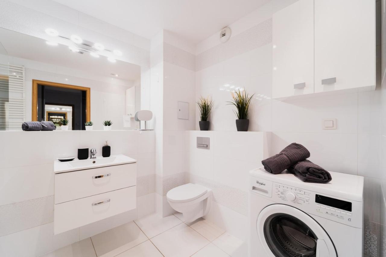 Apart City Center - 3 Rooms - Parking Place 弗罗茨瓦夫 外观 照片